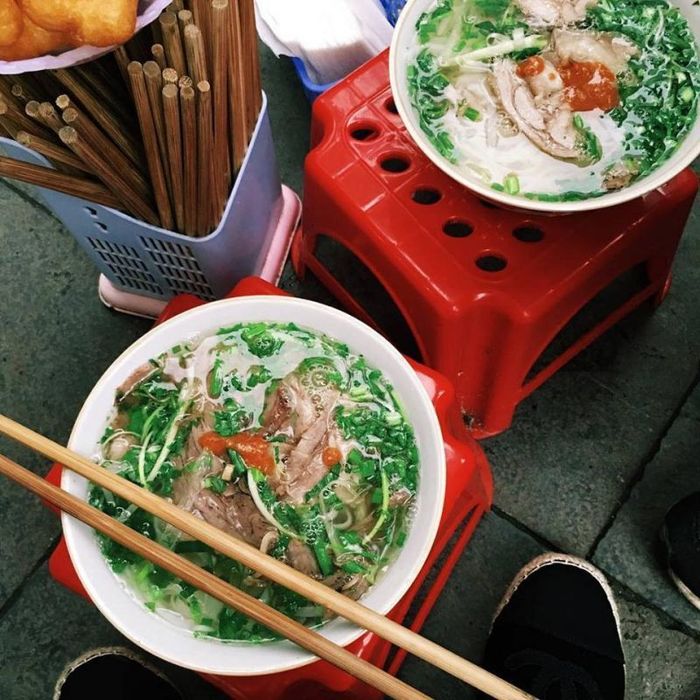 Phở bưng Hàng Trống – Hành Trình Khám Phá Đỉnh Cao Ẩm Thực Hà Nội