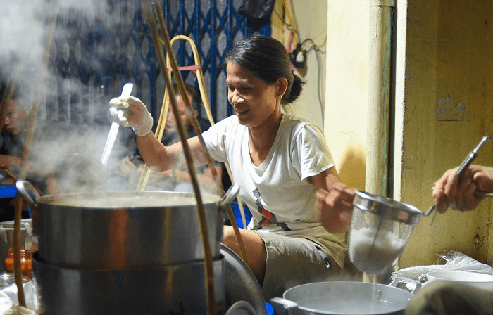 Phở bưng Hàng Trống – Hành Trình Khám Phá Đỉnh Cao Ẩm Thực Hà Nội