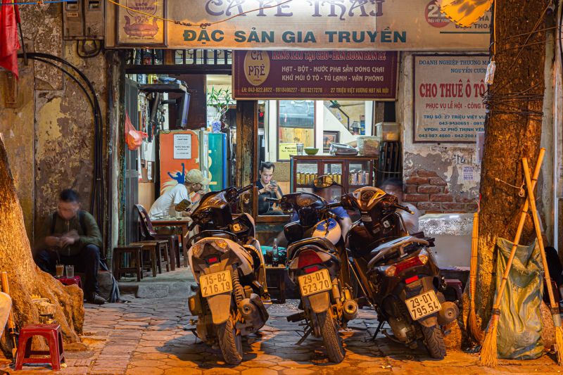 Phố cà phê Triệu Việt Vương: Thiên Đường Hương Vị và Văn Hóa Cà Phê Hà Nội