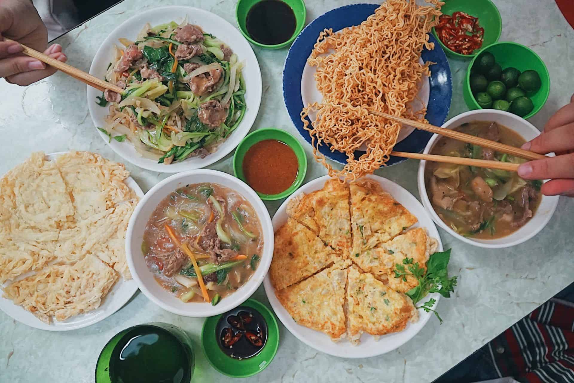 Phở Chiên Giòn: Lịch sử và cách chế biến món ăn trứ danh