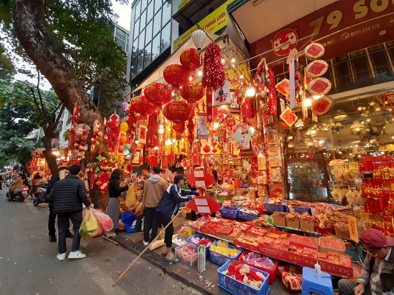 Phố cổ Nguyễn Siêu: Dấu ấn Hà Nội không thể bỏ qua