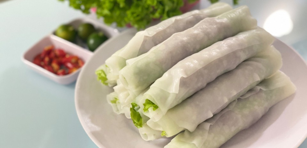 Phở cuốn Ngũ Xá: Tinh Hoa Ẩm Thực Hà Nội và Hành Trình Khám Phá Cùng Era Hotel