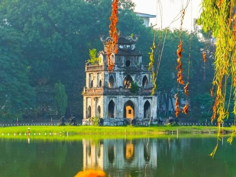 Phố đi bộ Hồ Hoàn Kiếm: Cẩm nang ăn chơi từ A &#8211; Z