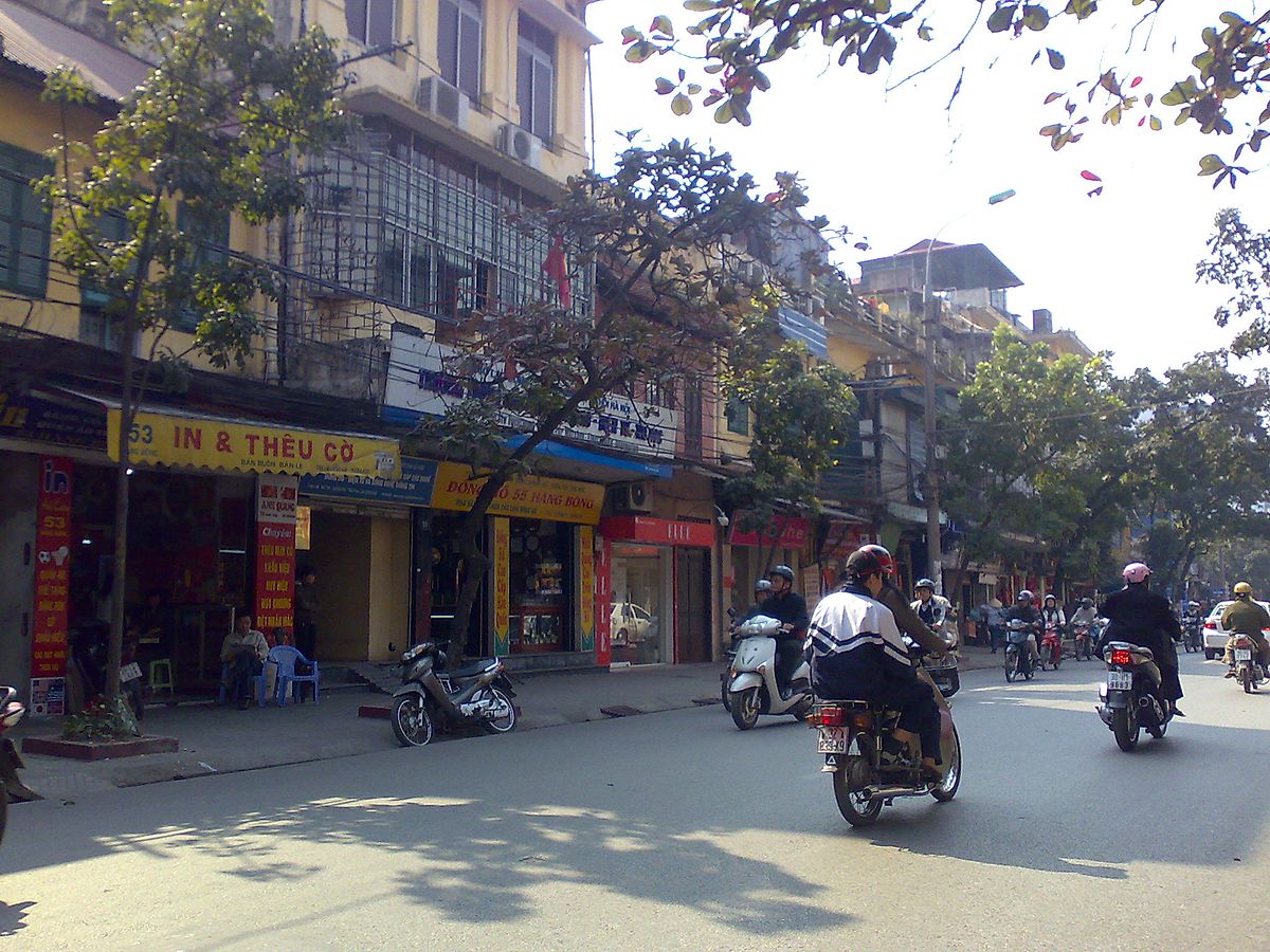 Phố Hàng Trống: Nhịp sống hối hả của Hà Nội