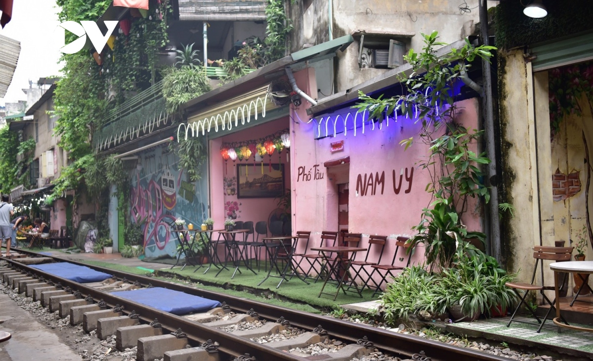 Phố Khâm Thiên: Khám Phá Trọn Vẹn Vẻ Đẹp và Sức Hút Đặc Biệt giữa Lòng Hà Nội