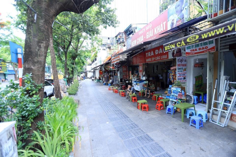 Phố Lý Thường Kiệt: Khu phố tuyệt đẹp lúc sáng sớm