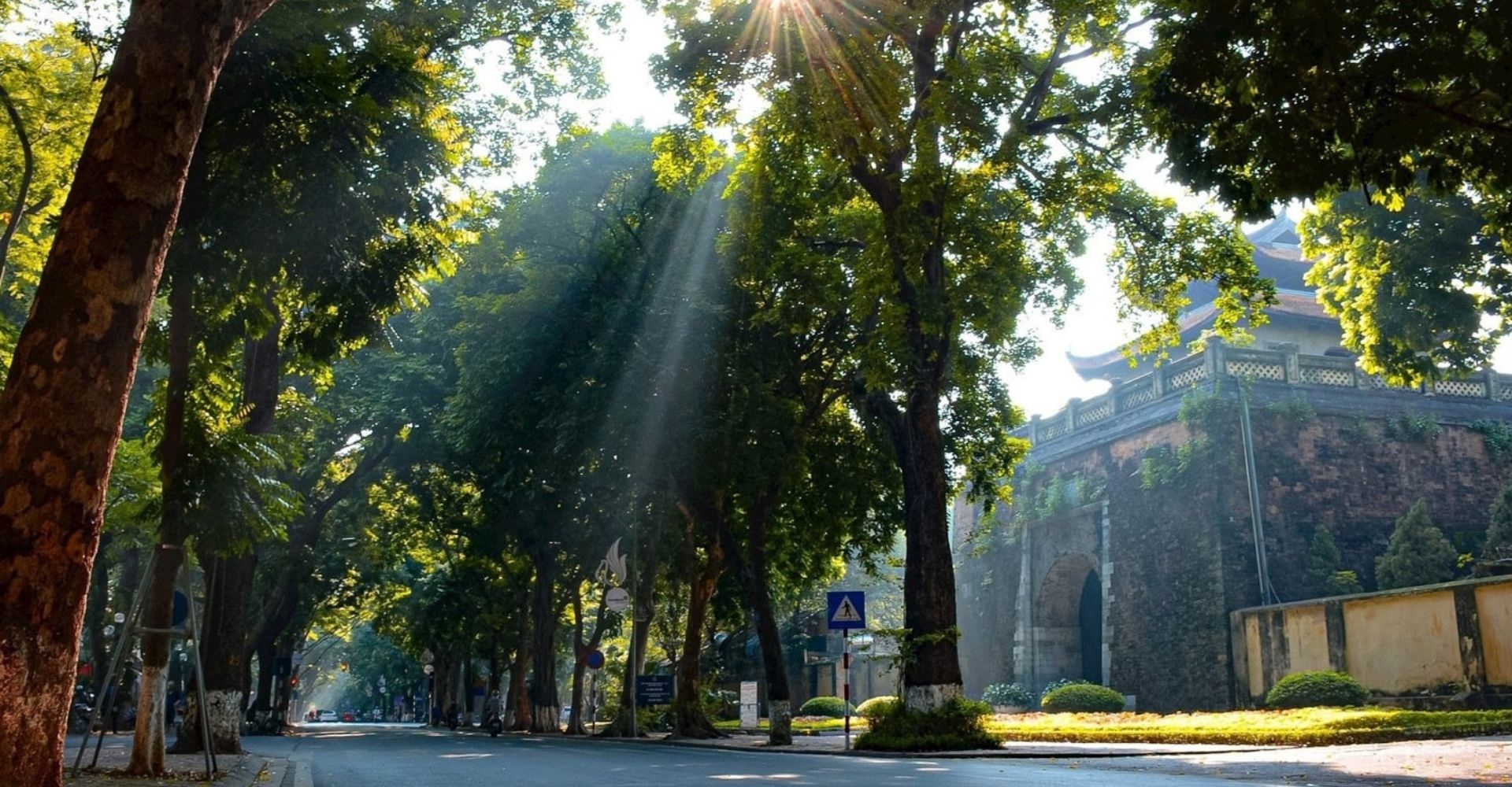 Phố Phan Đình Phùng: Cung đường check in lãng mạn nhất Hà Nội