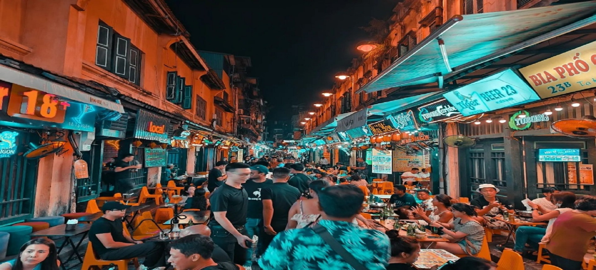 Phố Tạ Hiện: Review &#8220;Phố Không Ngủ&#8221; Ngay Giữa Lòng Hà Nội