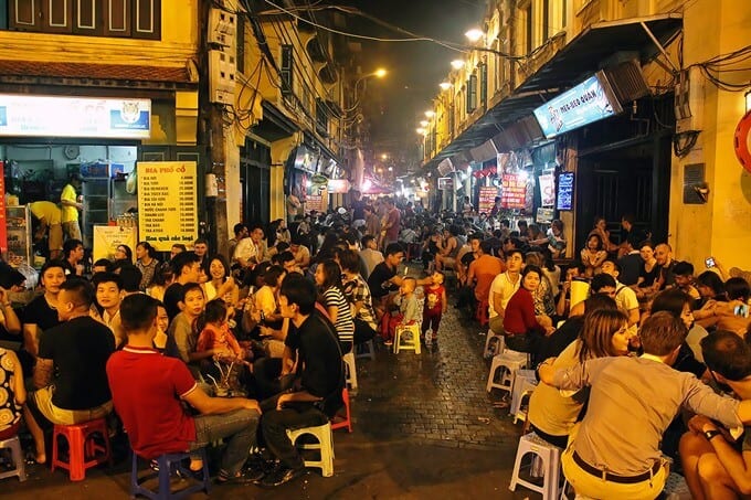 Phố Tạ Hiện: Review &#8220;Phố Không Ngủ&#8221; Ngay Giữa Lòng Hà Nội