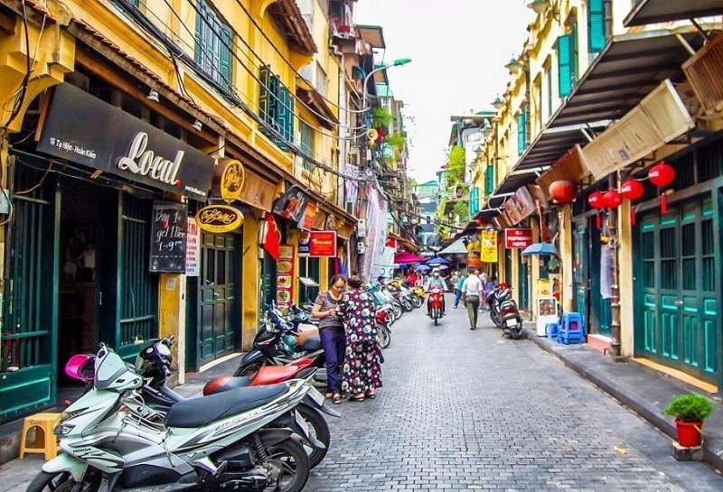 Phố Tạ Hiện: Review &#8220;Phố Không Ngủ&#8221; Ngay Giữa Lòng Hà Nội