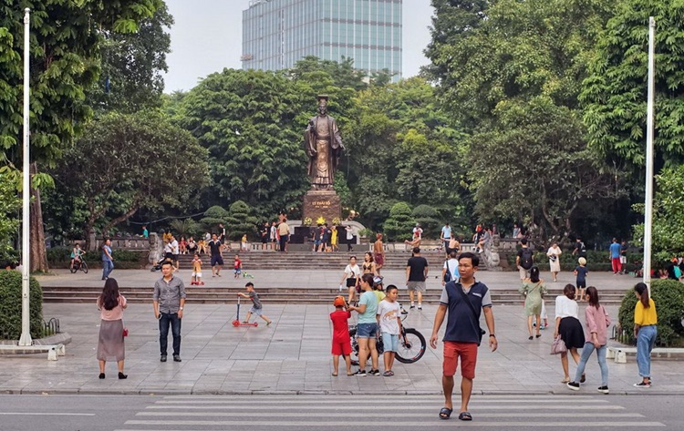 Quảng trường Lý Thái Tổ: Trái tim văn hóa giữa lòng Hà Nội