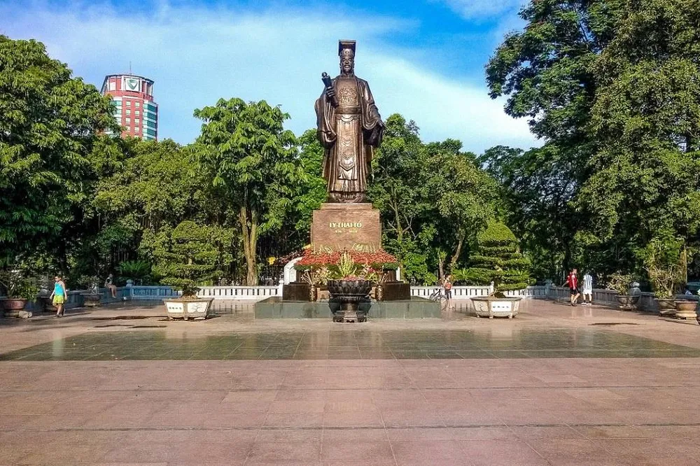 Quảng trường Lý Thái Tổ: Trái tim văn hóa giữa lòng Hà Nội