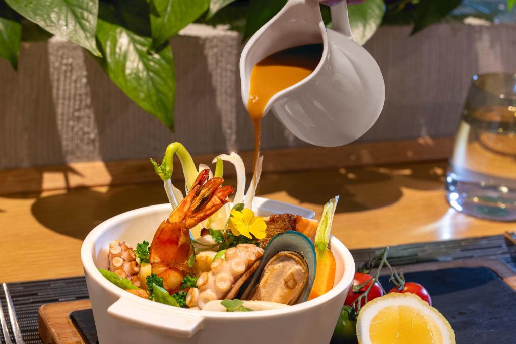 Review Melia Hanoi Hotel: Điểm nổi bật về dịch vụ và không gian lưu trú