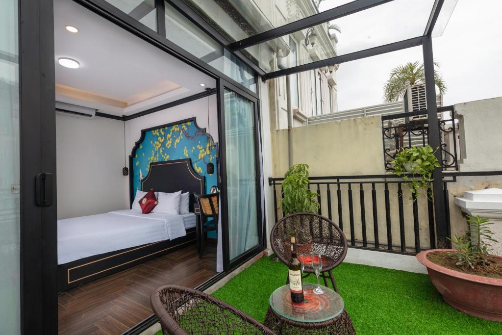 Review Queen Light Hotel: Khám Phá Lựa Chọn Lý Tưởng Cho Kỳ Nghỉ tại Hà Nội