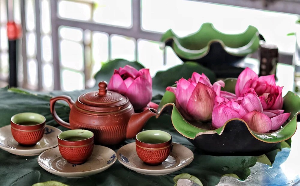 Trà sen Tây Hồ: Hương vị tinh hoa của đất Tràng An