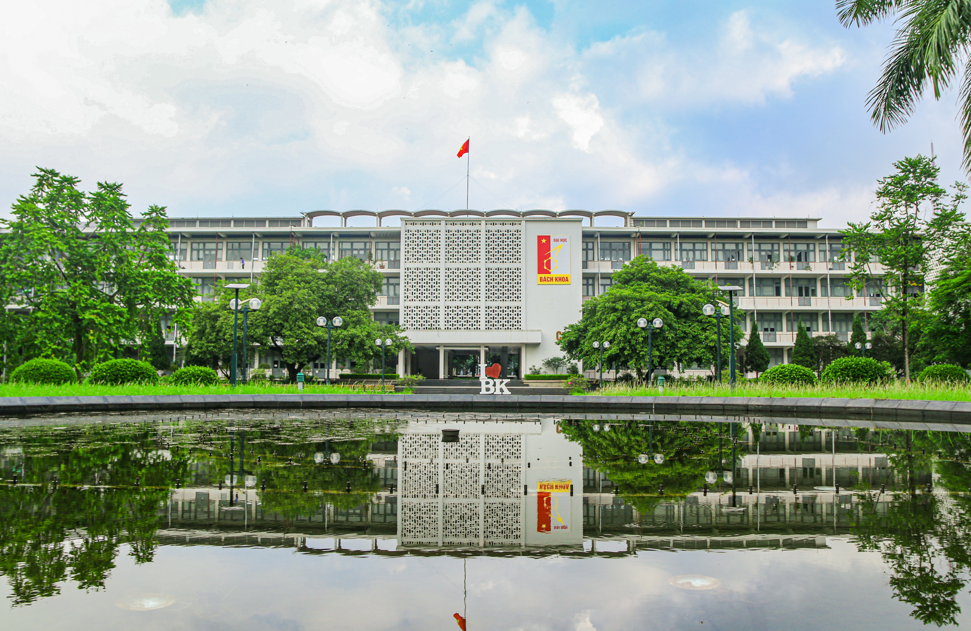 Trường Đại học Bách Khoa Hà Nội: Hành trình khám phá điểm đến tri thức giữa lòng Thủ đô