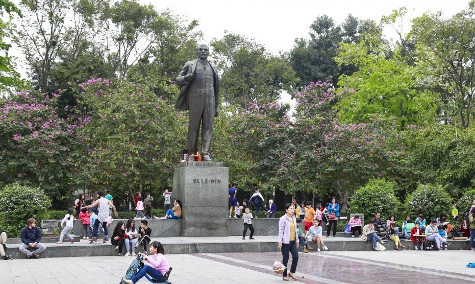Tượng đài Lê Nin: Biểu tượng lịch sử đặc biệt giữa trung tâm thành phố