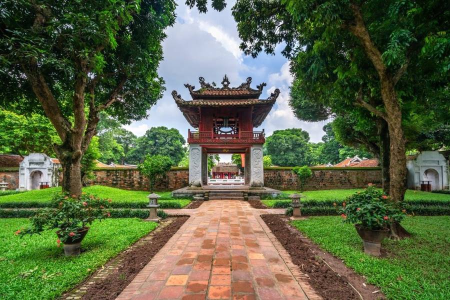 Văn Miếu Quốc Tử Giám: Hành trình khám phá tinh hoa văn hóa cùng Era Hotel