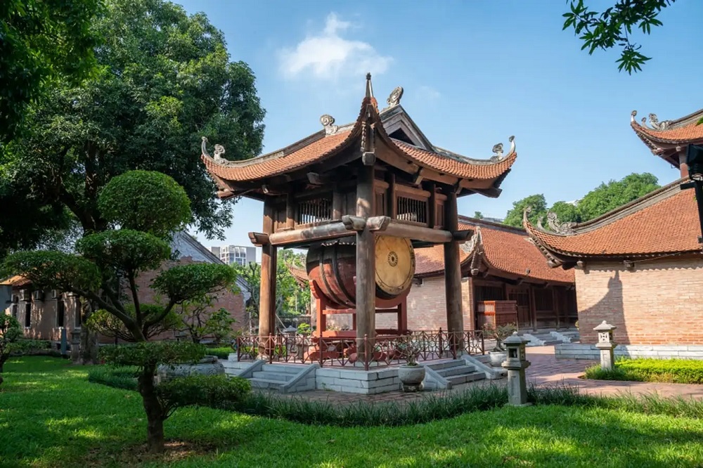 Văn Miếu Quốc Tử Giám: Hành trình khám phá tinh hoa văn hóa cùng Era Hotel