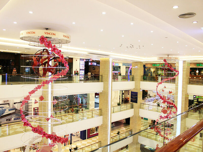 Vincom Center Nguyễn Chí Thanh: Trung Tâm Mua Sắm Hiện Đại, Sôi Động Cho Mọi Lứa Tuổi