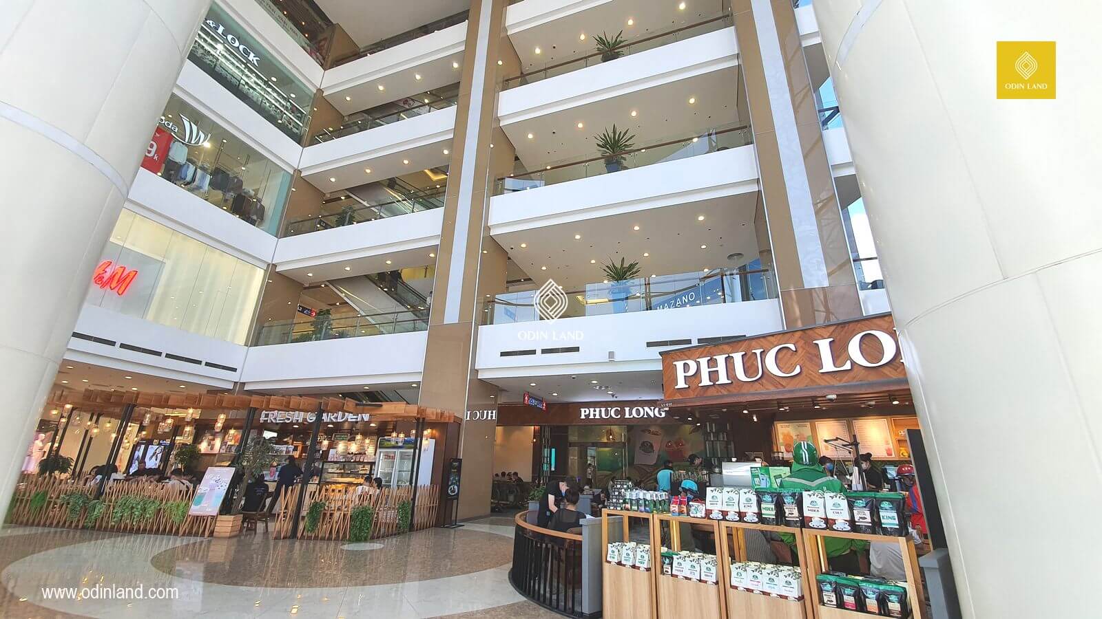 Vincom Center Nguyễn Chí Thanh: Trung Tâm Mua Sắm Hiện Đại, Sôi Động Cho Mọi Lứa Tuổi