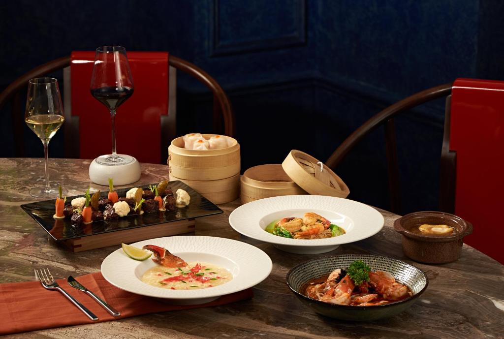 Review Khách sạn Mövenpick Hanoi Centre: Điểm đến sang trọng giữa lòng Thủ đô