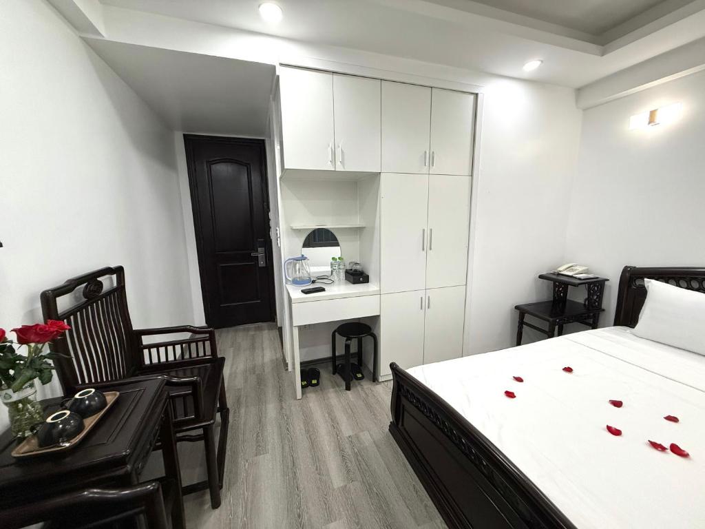 Review Khách sạn The Queen Hotel &#038; Spa 2: Trải nghiệm nghỉ dưỡng sang trọng giữa lòng Hà Nội