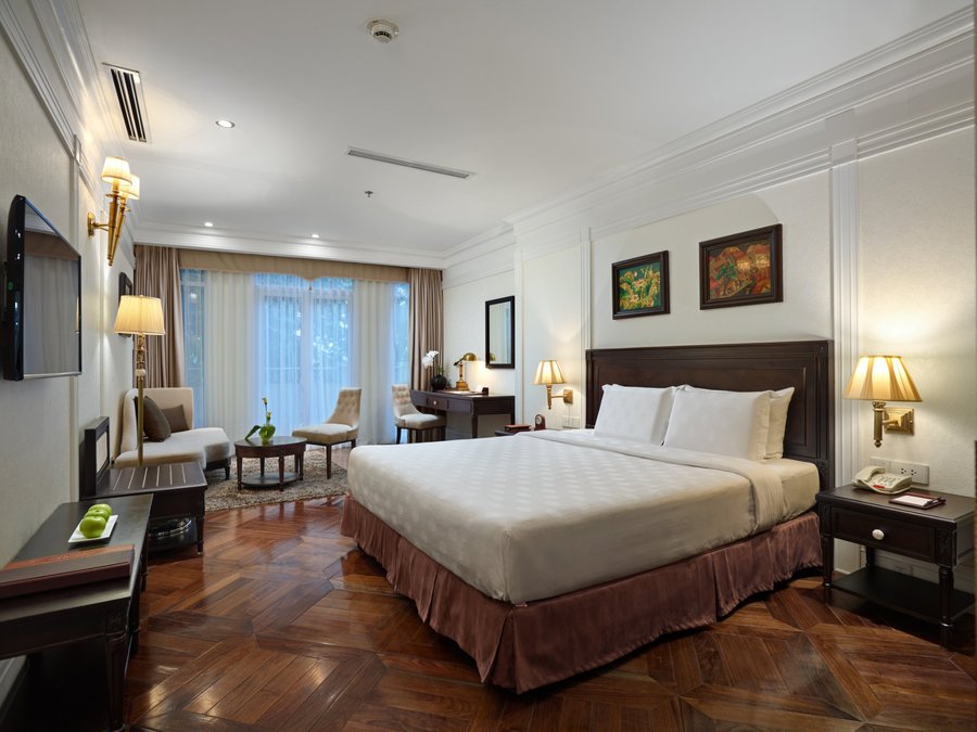 Review Khách sạn The Queen Hotel &#038; Spa 2: Trải nghiệm nghỉ dưỡng sang trọng giữa lòng Hà Nội