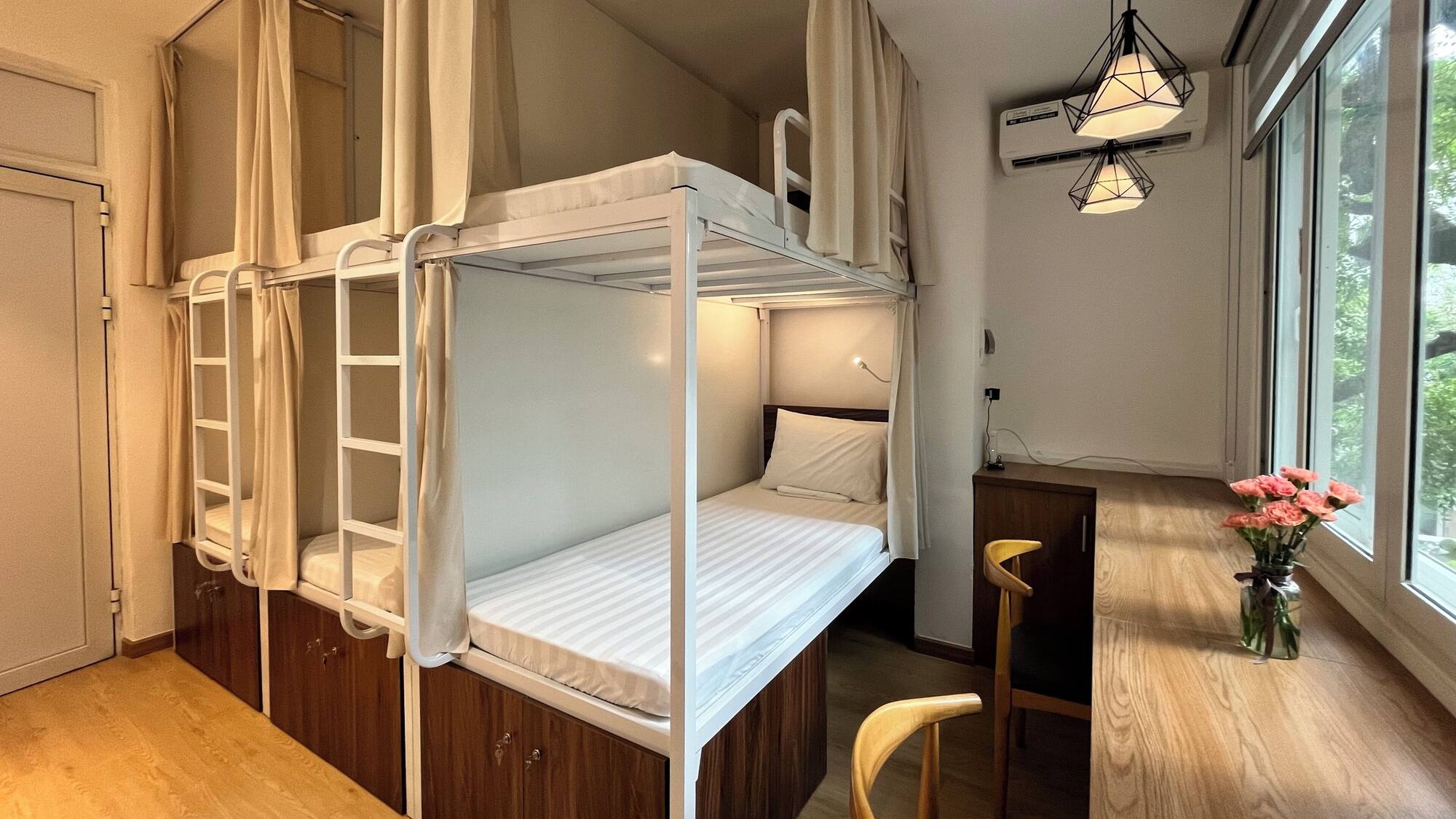 Review Urban Slumber Hostel: Điểm dừng chân lý tưởng giữa lòng Hà Nội