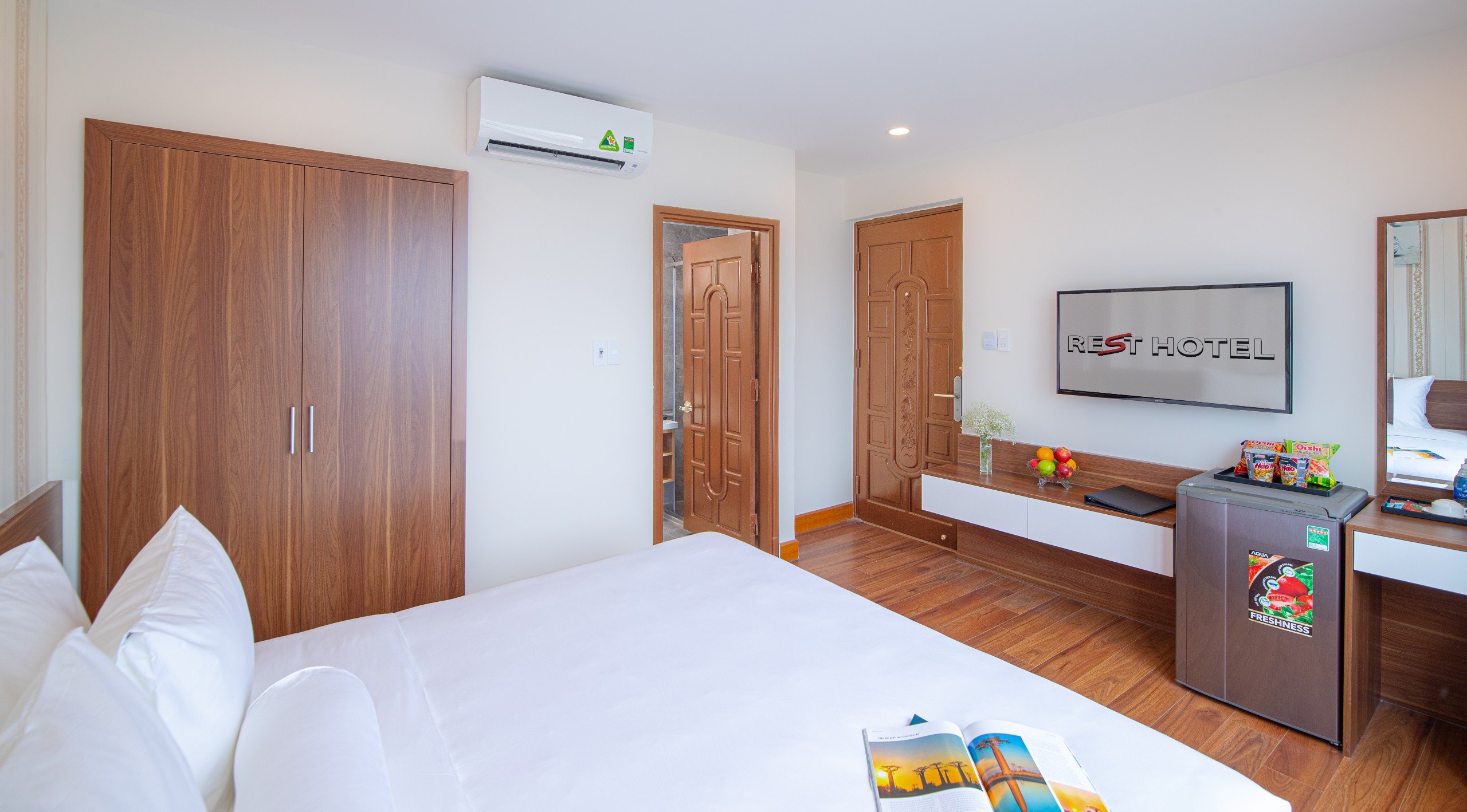 Rest Hotel: Khách sạn Đà Nẵng gần bãi biển Nguyễn Tất Thành